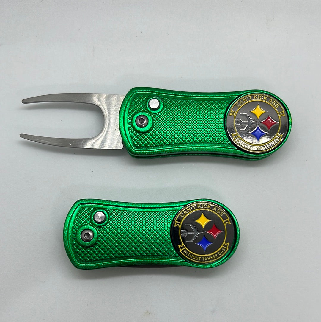 Green Golf Divot Tool